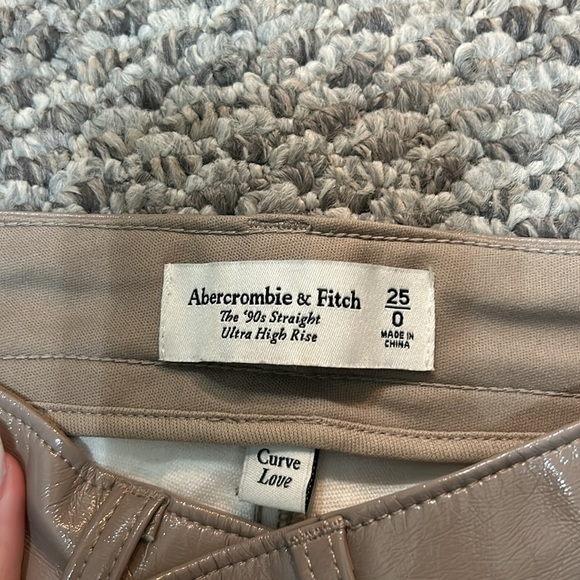 Abercrombie 90s Relaxed Patent Leather Pants - Picture 3 of 4